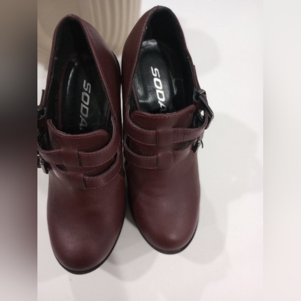 Shoes - Picture 3 of 3